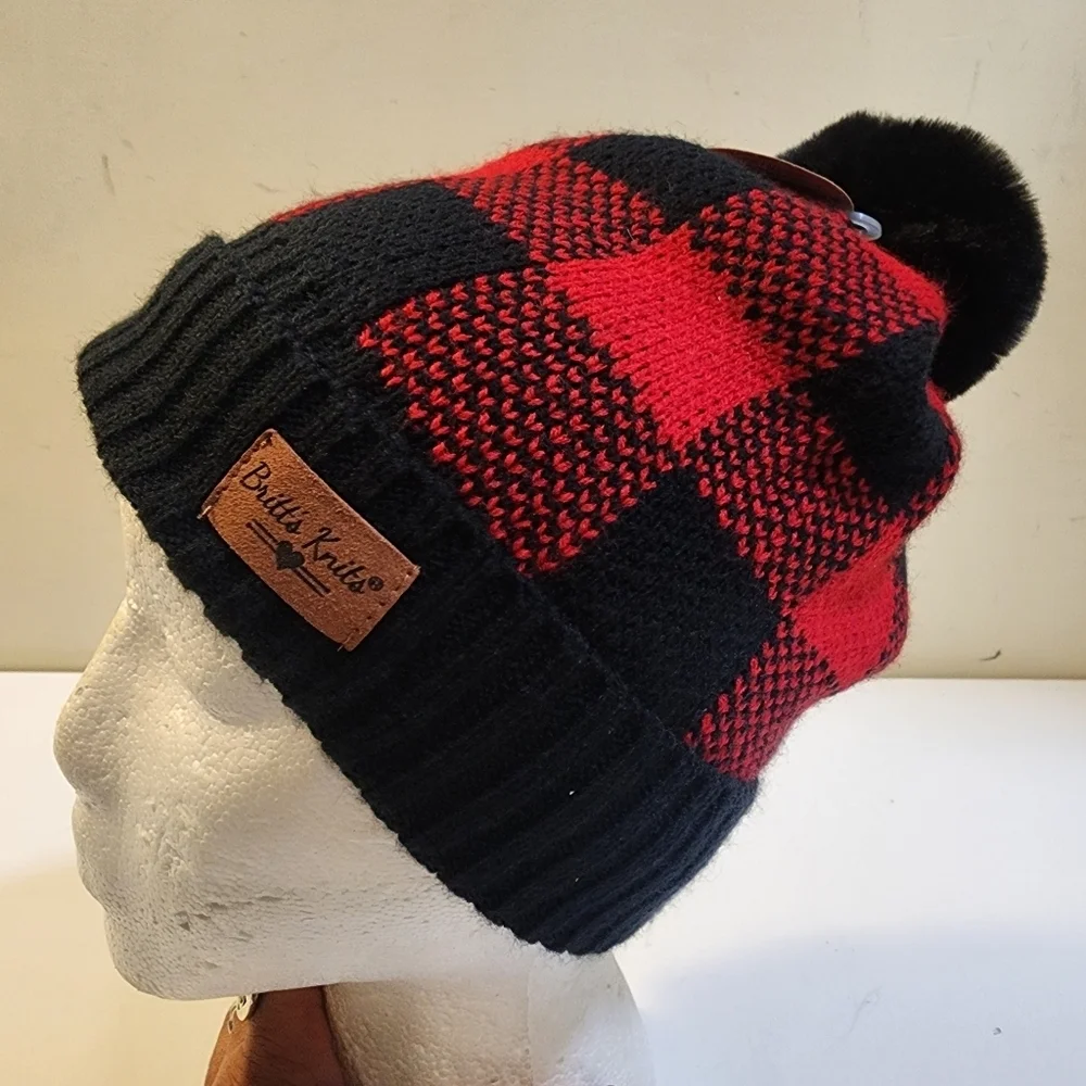 BRITT'S KNITs Buffalo Plaid Knit Beanie with Pom Nwt